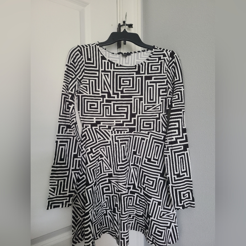 Forever 21 Black and White Geometric Dress
